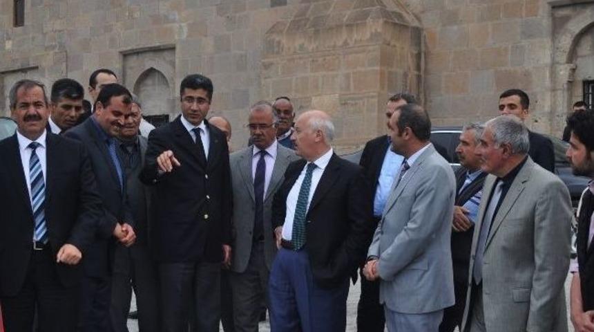 Vali &Ouml;zt&uuml;rk&rsquo;ten Başkan G&uuml;rsoy&rsquo;a Ziyaret