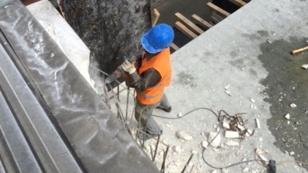 (&ouml;zel Haber) Tarihi Binanın &Ccedil;atısını Yıktılar