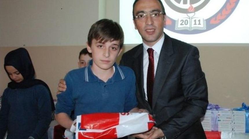 Hayırseverlerden 10 Bin Adet Kaynak Kitap