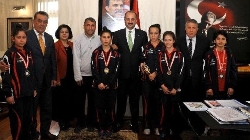 T&uuml;rkiye Şampiyonlarından Akg&uuml;l&rsquo;e Ziyaret