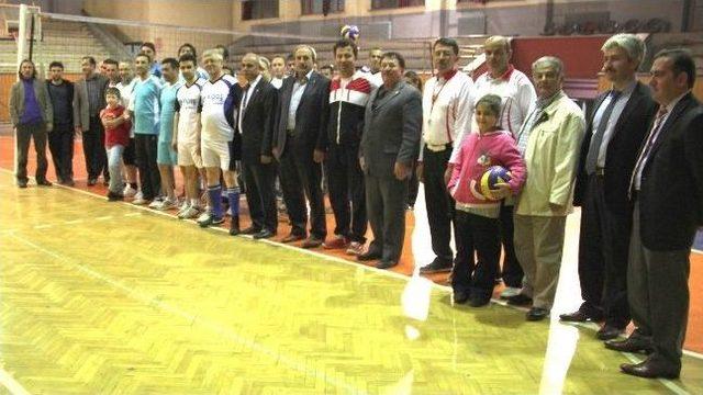 Eğitim-bir-sen'den Masa Tenisi Ve Voleybol Turnuvası