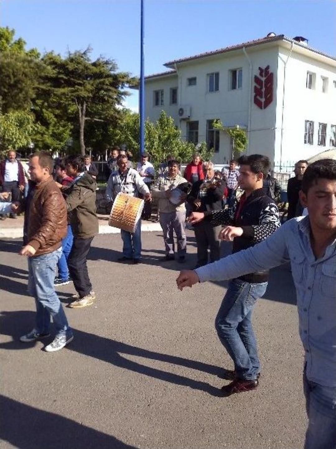 Lapseki&rsquo;de Asker Adayları Uğurlandı