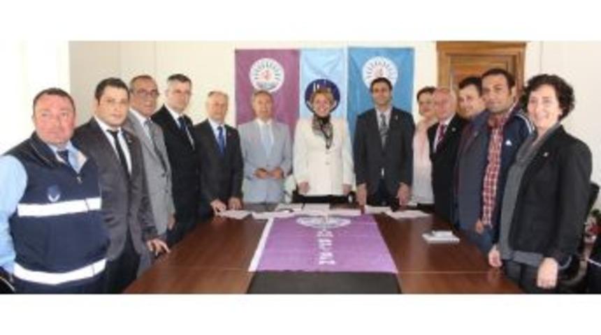 Urla Belediyesi Memurları S&ouml;zleşme Yeniledi