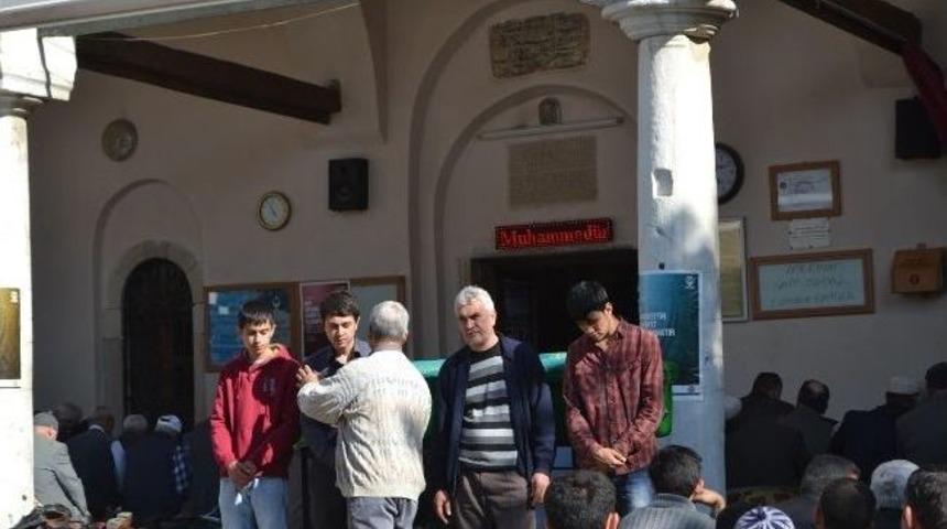 G&ouml;zyaşları İ&ccedil;inde Toprağa Verildi