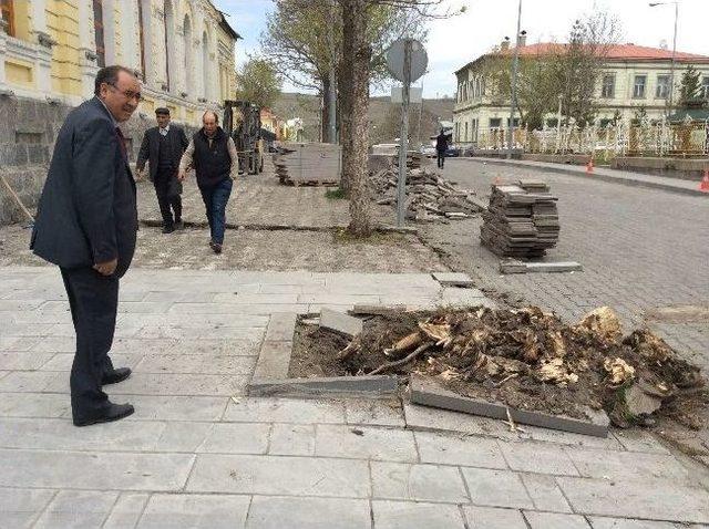 Kars Belediyesi Kaldırımları Yapıyor