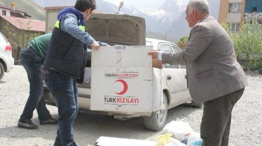 Kızılay, Evi Yanan 10 N&uuml;fuslu Aileye Yardım Eli Uzattı