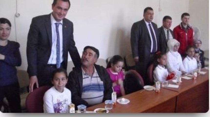 Başarılı &Ouml;ğrenci Ve &Ouml;ğretmenler &Ouml;d&uuml;llendirildi