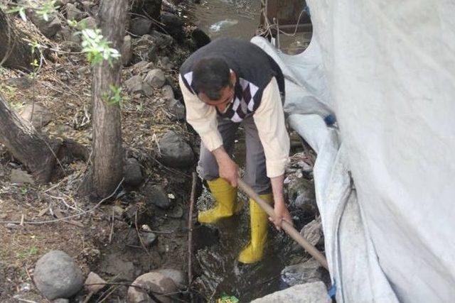 Varto’da Kanal Temizleme Çalışması