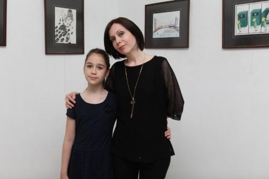 Anne-kızdan Karikat&uuml;r Sergisi