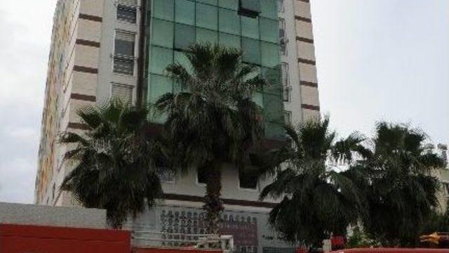 Antalya'da Özel Hastanedeki Duman Paniğe Neden Oldu