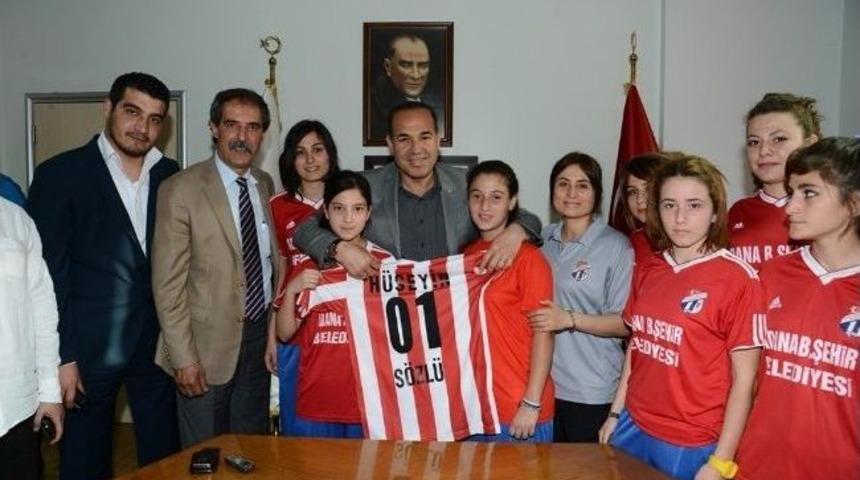 Adana İdmanyurdu&rsquo;ndan S&ouml;zl&uuml;&rsquo;ye Forma