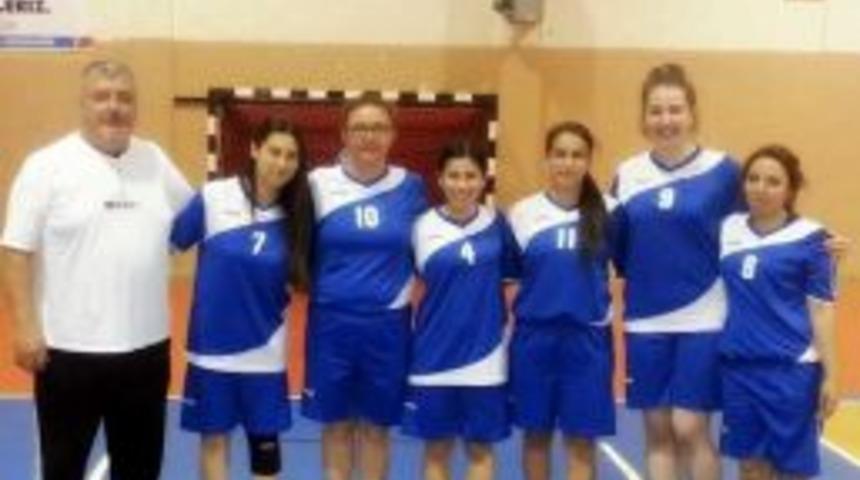 Aygem Spor&rsquo;un Bayanları Gen&ccedil;lik Hiztmetlerispor&rsquo;u Farklı Ge&ccedil;ti