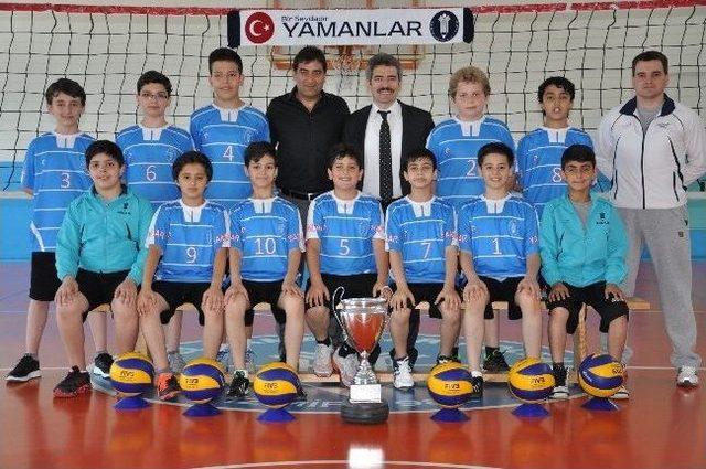 Yamanlar Voleybol&rsquo;da T&uuml;rkiye Şampiyonu 1