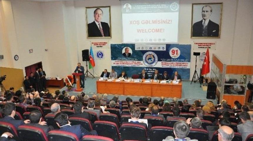 Iğdır Rekt&ouml;r&uuml; Prof. Dr. Yılmaz Bak&uuml;&rsquo;de D&uuml;zenlenen K&uuml;reselleşme Sempozyumuna Katıldı