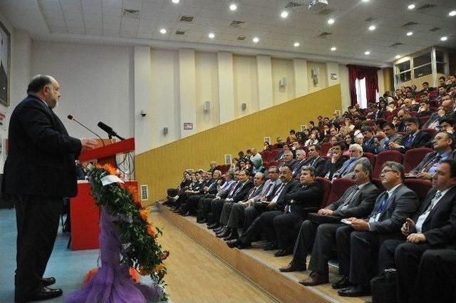 Iğdır Rektörü Prof. Dr. Yılmaz Bakü’de Düzenlenen Küreselleşme Sempozyumuna Katıldı