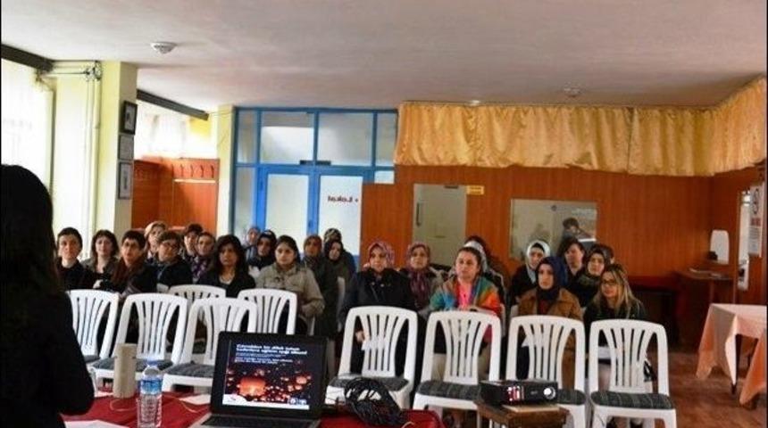 Kurucaşile'de 'kadın Ve G&uuml;&ccedil;lendirme' Semineri