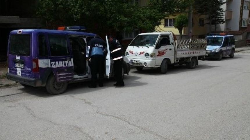 Zabıtadan Megafonla Anons Yapan Hurdacılara Operasyonu