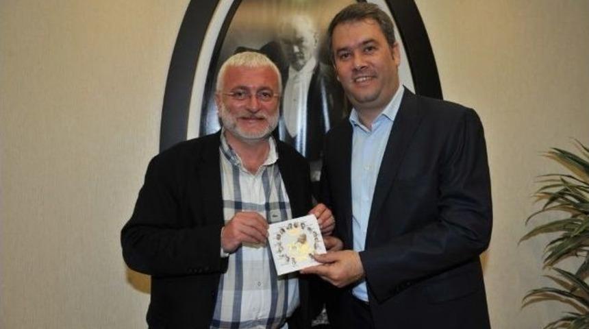 Onur Akın'dan Piriştina'ya Tebrik