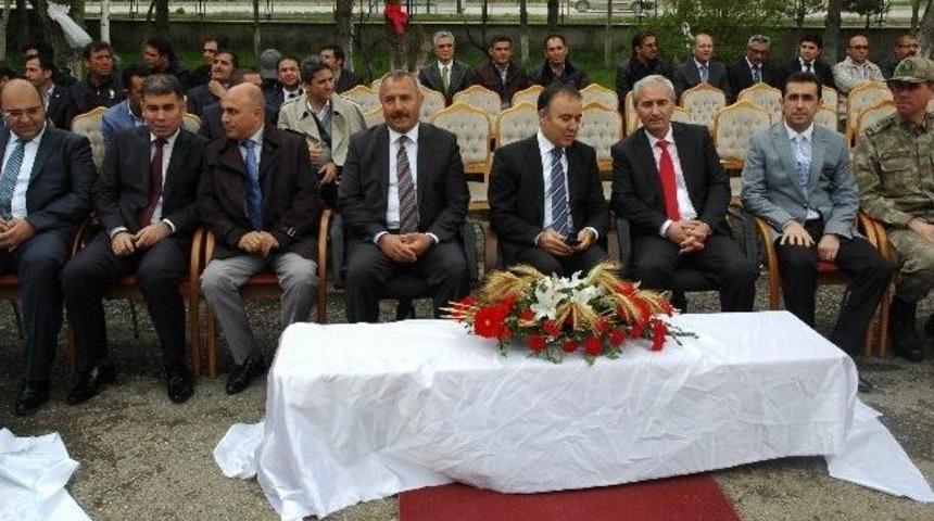 D&uuml;nyada 7 Milyar İnsanın 925 Milyonu A&ccedil;, 500 Milyonu Da Obez