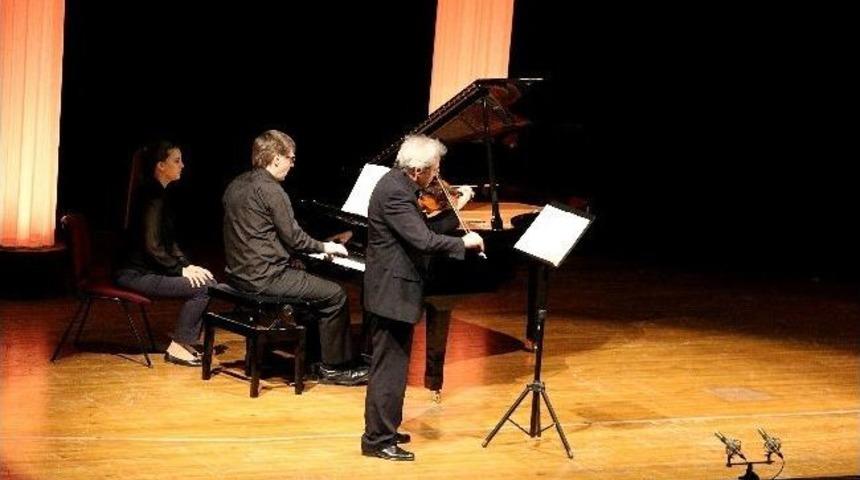 Macar Sanat&ccedil;ılardan Karşıyaka Operada Muhteşem Konser