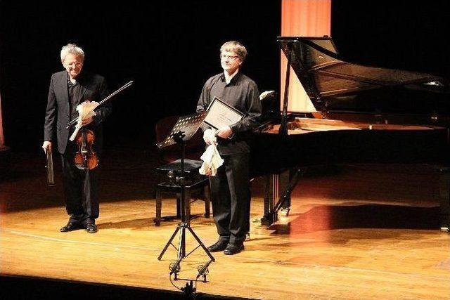 Macar Sanatçılardan Karşıyaka Operada Muhteşem Konser