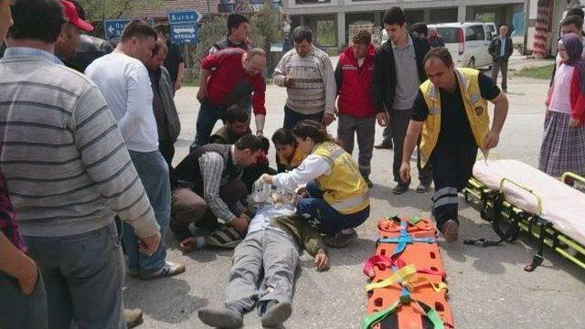 &Ccedil;ocuğunu Okuldan Almaya Giderken Kaza Yaptı 1