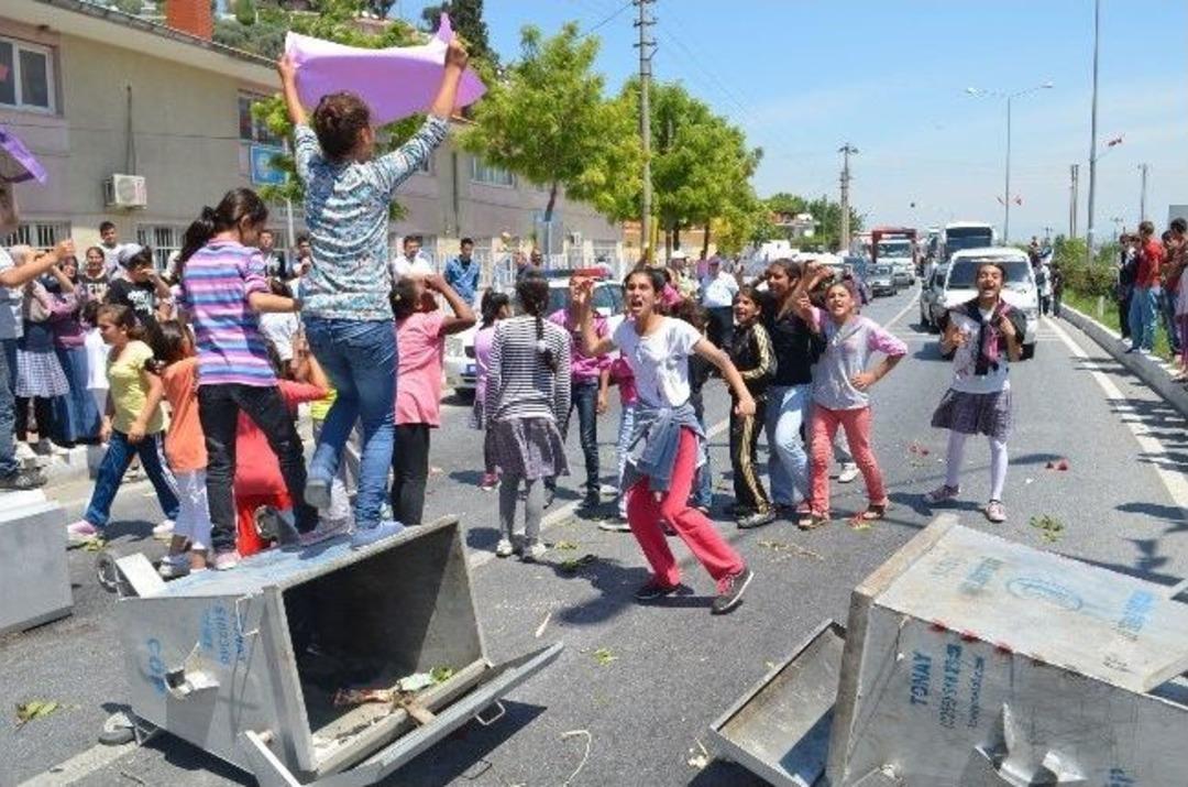 S&ouml;ke&rsquo;de Sazlı Halkı Karayolunu Trafiğe Kapadı