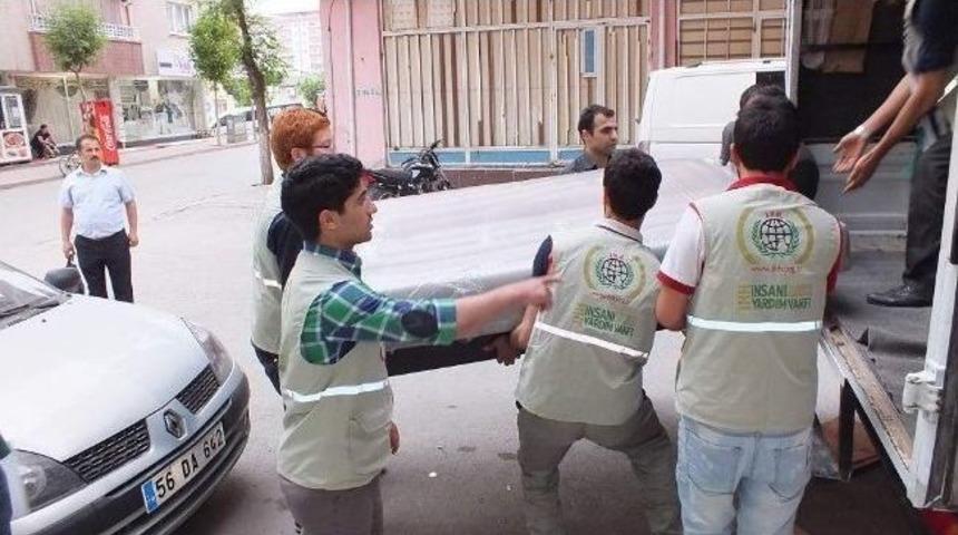 İhh'den Yoksul İki Aileye Destek