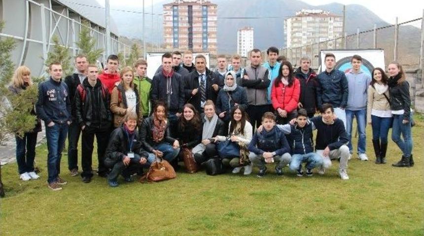 Avrupalı Gen&ccedil;ler Spor Kardeşliği İ&ccedil;in Kayseri&rsquo;ye Geldi