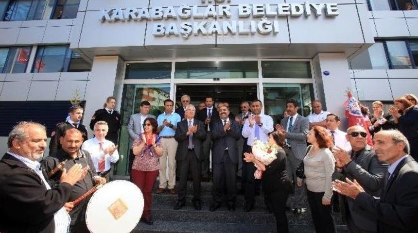 Karabağlar'da Toplu S&ouml;zleşme Sevinci