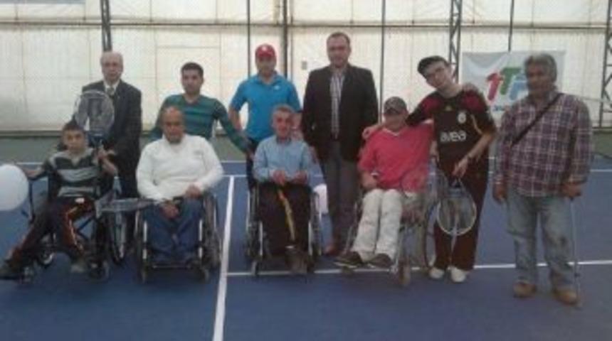 Yalovalı Engelliler Tekerlekli Sandalye Tenisiyle Tanıştı