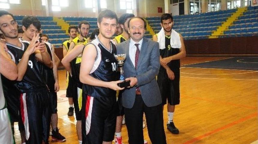 Et&uuml;&rsquo;de Basketbol Final Heyecanı