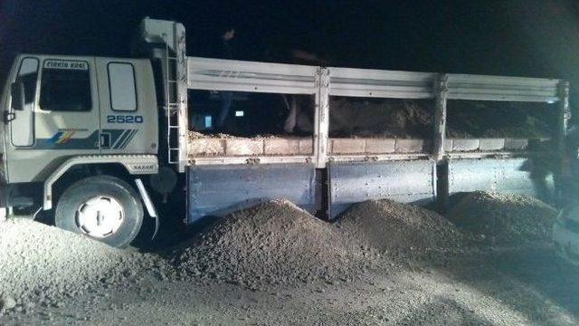 Ponza Yüklü Kamyonda 30 Bin Paket Sigara Ele Geçirildi