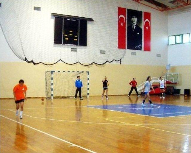 Burhaniye&rsquo;de Hentbol Coşkusu 1