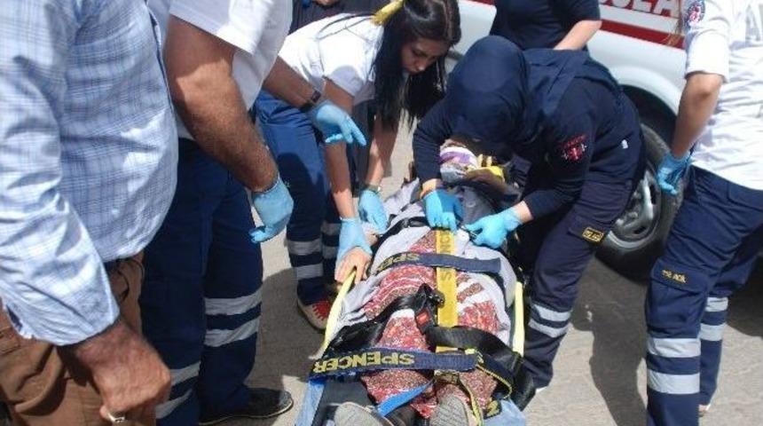 Yolda Y&uuml;r&uuml;yen Kadına &Ccedil;arpıp Ka&ccedil;tı