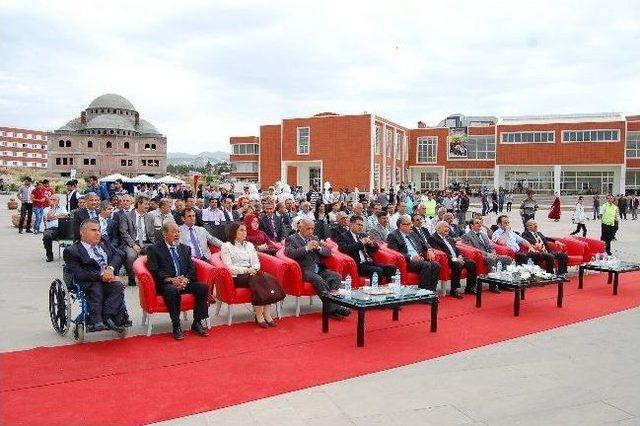 Adıyaman Üniversitesi 7. Bahar Şenlikleri Başladı