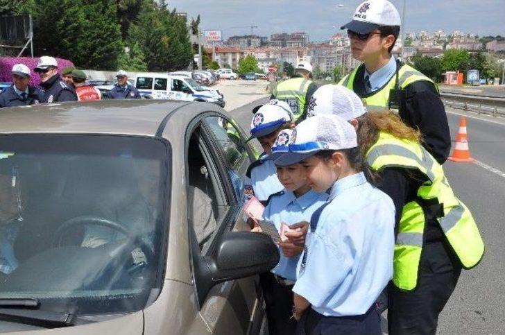 Sivil Polisler Minik Polislerin Denetimine Takıldı G4
