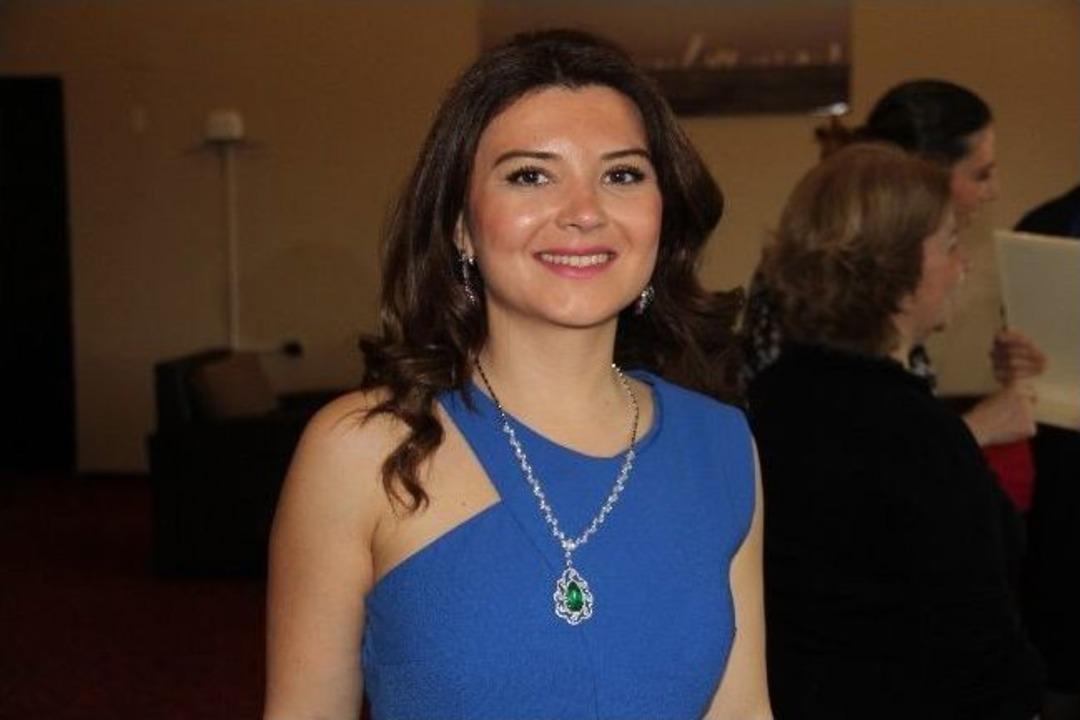 500 Bin Dolarlık M&uuml;cevherler Dudak U&ccedil;uklattı