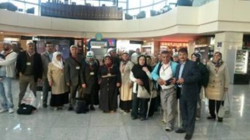 Akdağmadeni&rsquo;nde Engelli Vatandaşlar Umreye G&ouml;nderildi