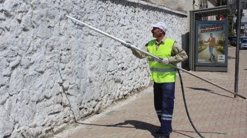 Karabağlar&rsquo;da Bahar Temizliği; G&ouml;r&uuml;nt&uuml; Kirliliği Son Bulacak