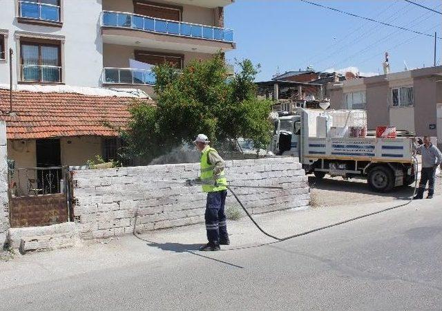 Karabağlar’da Bahar Temizliği; Görüntü Kirliliği Son Bulacak