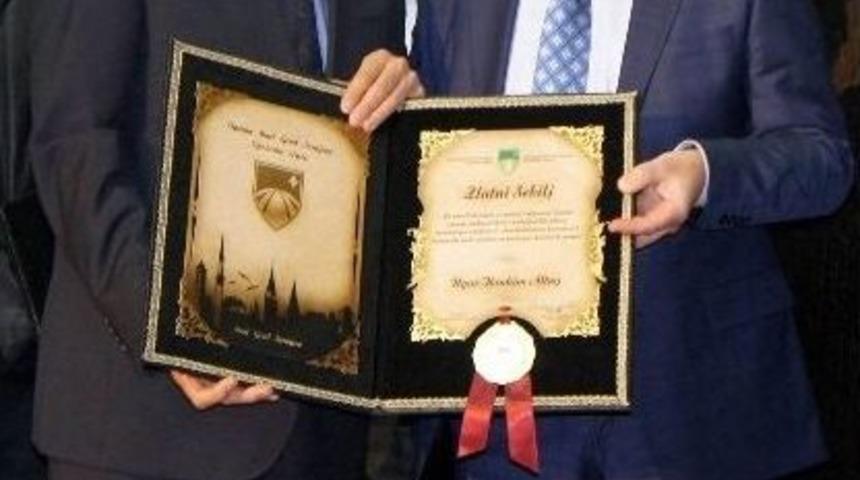 Başkan Altay&rsquo;a &ldquo;altın Sebil&rdquo; &Ouml;d&uuml;l&uuml;