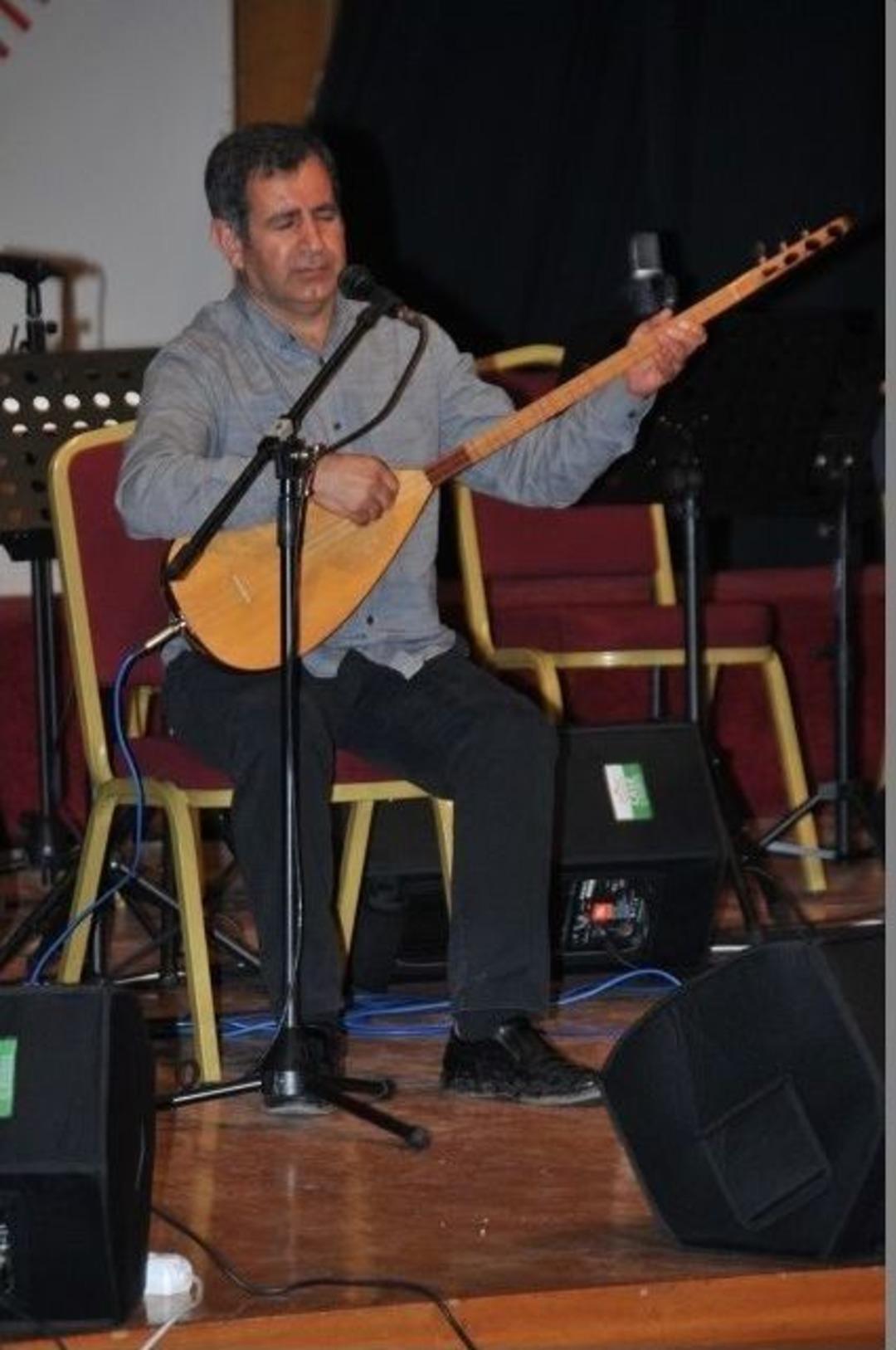 Dertli Divani Om&uuml;&rsquo;deydi