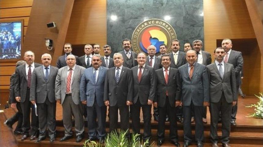 Tobb Başkanı M. Rifat Hisarcıklıoğlu: "iş Var &Ccedil;alışacak Adam Yok"