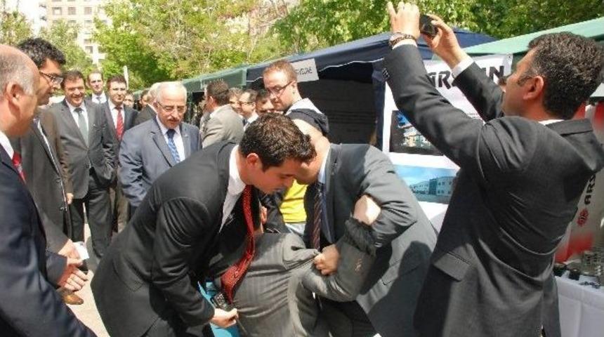 Kariyer G&uuml;n&uuml;nde Kargaşa