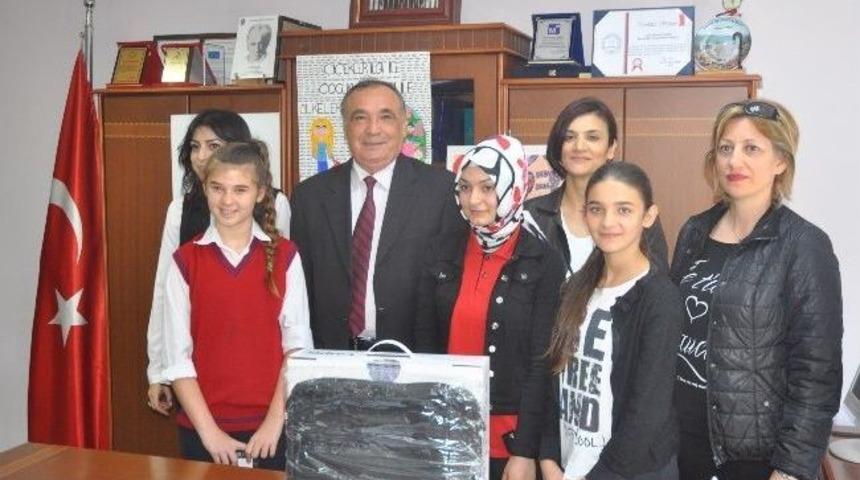 'vergi' Konulu Afiş Yarışmasında Dereceye Girenlere &Ouml;d&uuml;l