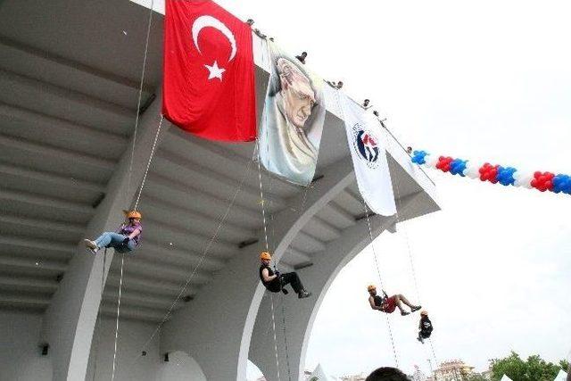 Ga&uuml;n&rsquo;de Muhteşem Şenlik 1