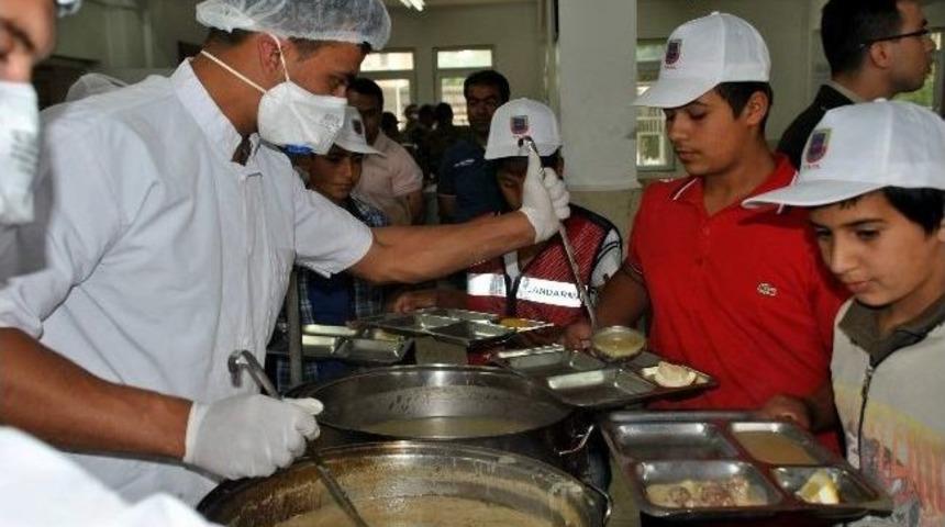 Sınır Hattındaki &Ouml;ğrenciler Jandarma Komutanlığını Gezdi