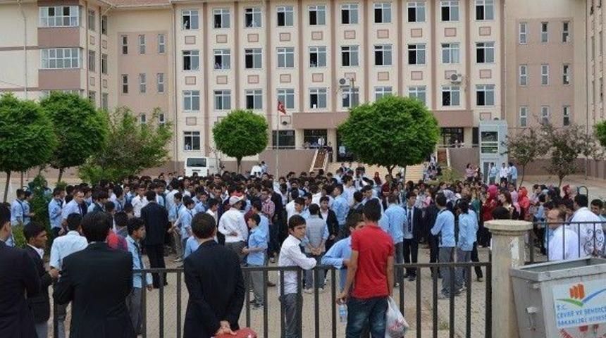Hilvan&rsquo;da &Ouml;ğrenciler Eylem Yaptı