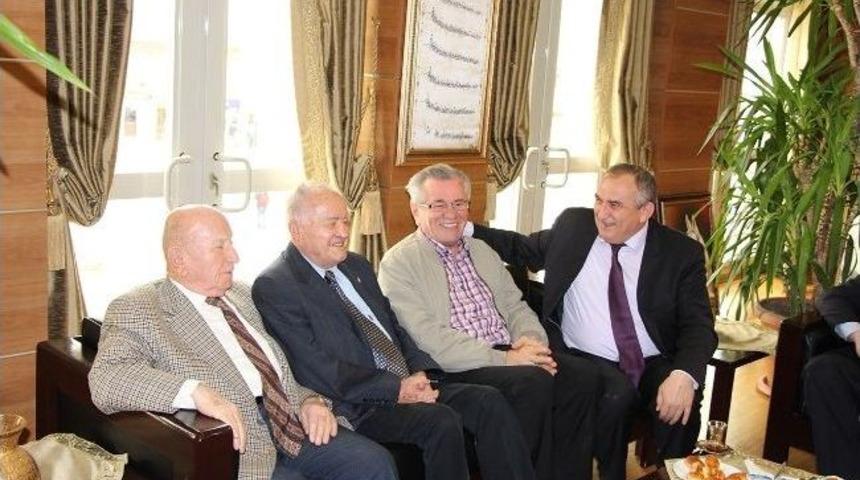 İzzet Baysal Vakfı Başkanından Başkan Yılmaz&rsquo;a &Ouml;vg&uuml;